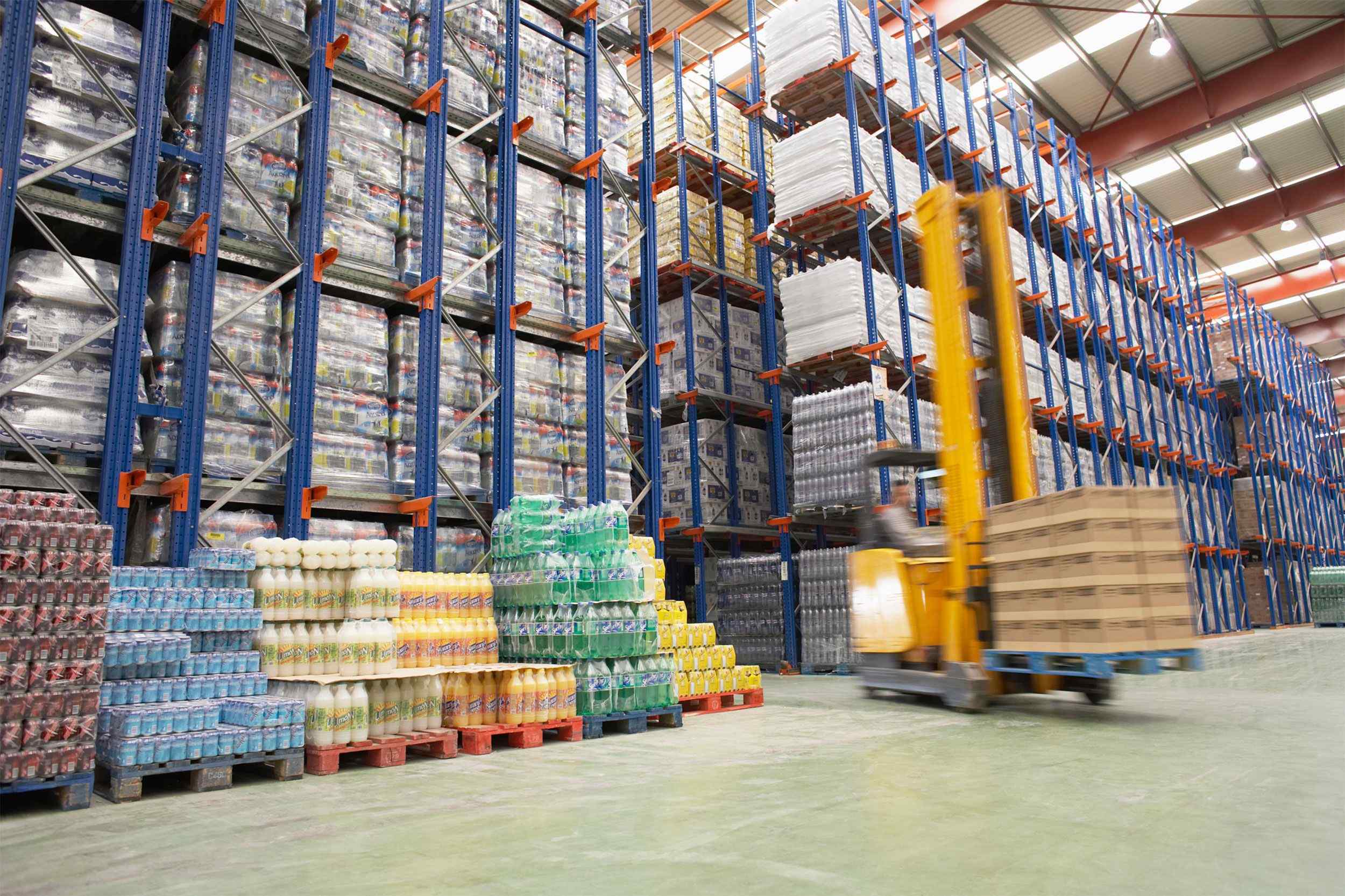 http://www.karatasnakliyat.com/wp-content/uploads/2015/09/Warehouse-and-lifter.jpg